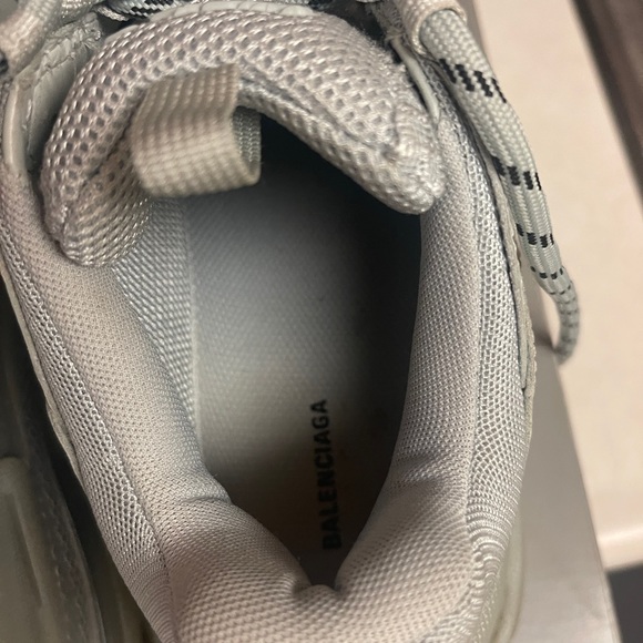 AUTHENTIC BALENCIAGA SNEAKERS!(ORIGINAL SALE RECEIPT SHOWN) - Picture 8 of 9